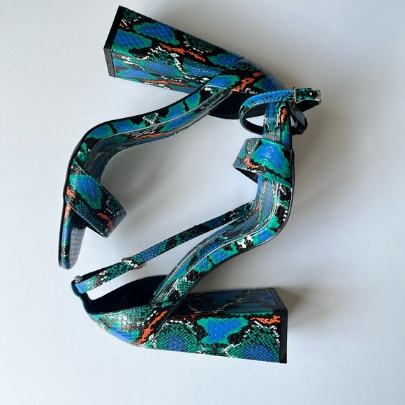 Beautiful Faux Snake Skin Heels - Picture 3 of 5